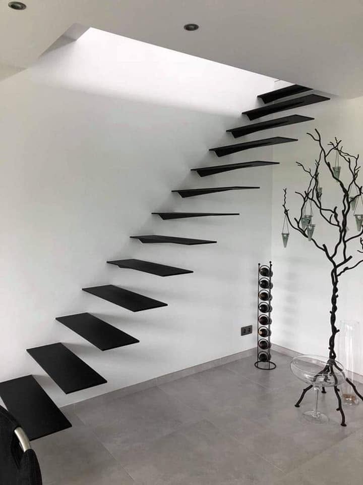 Escalier suspendu sur mesure